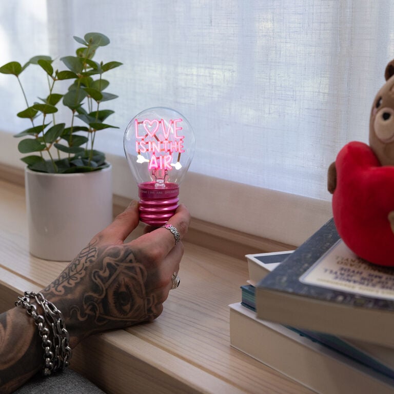 Decorative Lightbulb-Shaped Table Lamp - Love is in the Air - Bulb Fiction