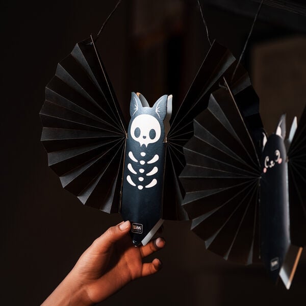 Set de 3 Adornos de Papel Colgantes - Bat Blitz Set de 3 Adornos de Papel Colgantes - Bat Blitz