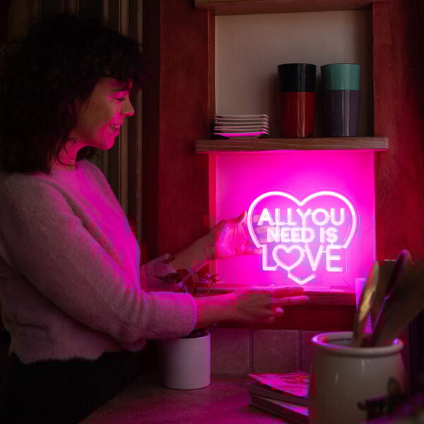 Lampada Led Effetto Neon - All You Need is Love - It's a Sign Lampada Led Effetto Neon - All You Need is Love - It's a Sign