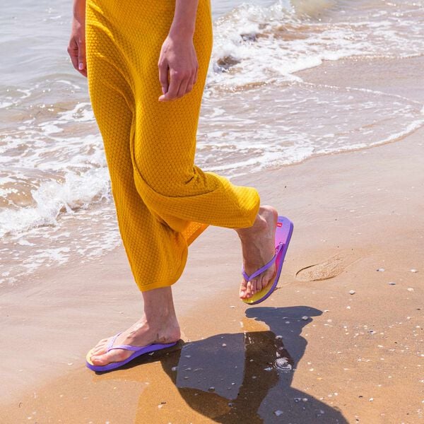 Size 40/41 Slim Sunset Flip Flops