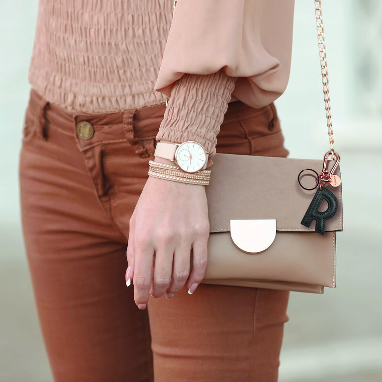 Llavero con letra inicial - R / Black - My Initial